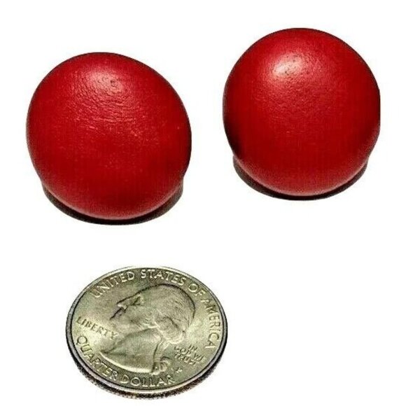 Vintage Red Round Wooden Stud Earrings A62 - Picture 1 of 4